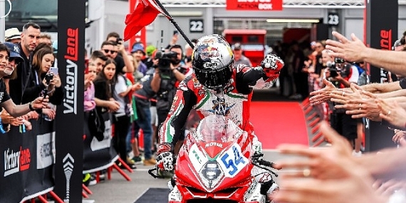 Bahattin Sofuoğlu'ndan Çekya'da Bir Podyum Başarısı Daha