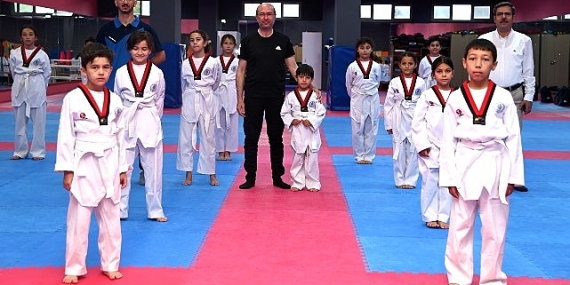 Başkan Pekyatırmacı'dan Yaz Spor Okulları öğrencilerine ziyaret