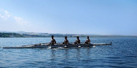 Başkent kürek yarışlarına ev sahipliği yaptı