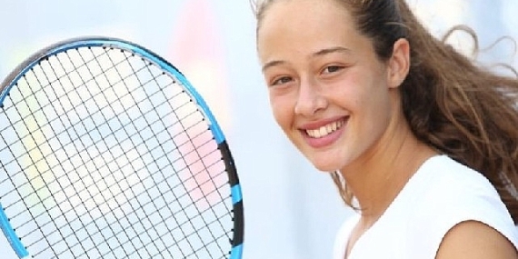 Bioderma tenisin ışıldayan yıldızı Zeynep Sönmez'e sponsor oldu