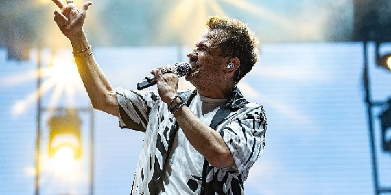 Bursa ve İzmir'de Kenan Doğulu'ya yoğun ilgi