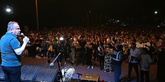 Çiftçi Kupası Futbol Turnuvası'nda kupa Başkan Böcek'ten