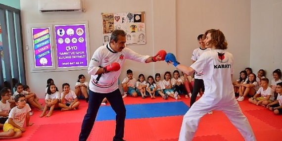 Çukurovalı çocuklar spor yapıyor