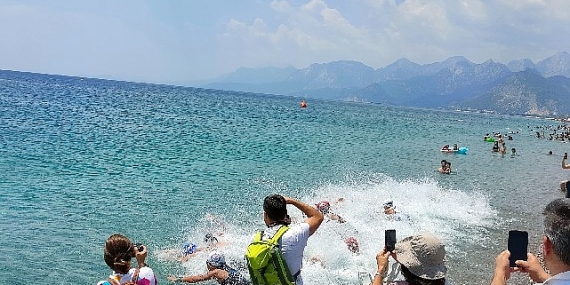 Genç sporcular hem yarıştı hem eğlendi