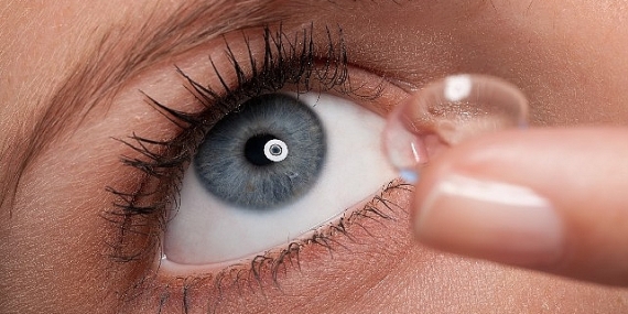 Güneş kremini gözünüze değdirmeyin!