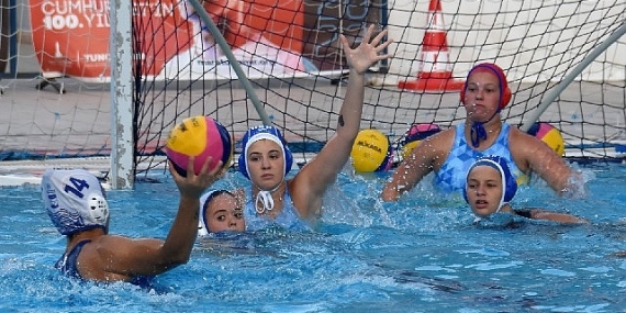 İzmir'in spor tesislerine uluslararası ilgi