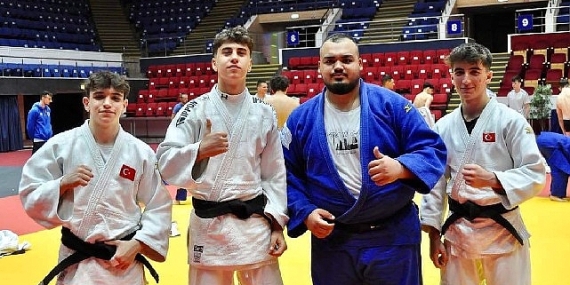 Kağıtspor, Avrupa'nın her kulvarında şampiyon