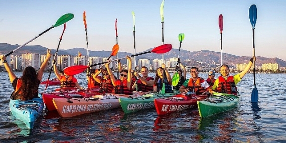 Karşıyaka'da kano kursları devam ediyor