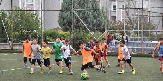  Kartepe yaz spor okulları sezonu açtı 