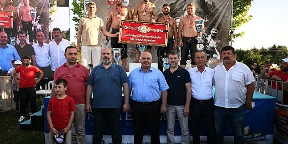 Kartepe'de Başpehlivan Zeybek