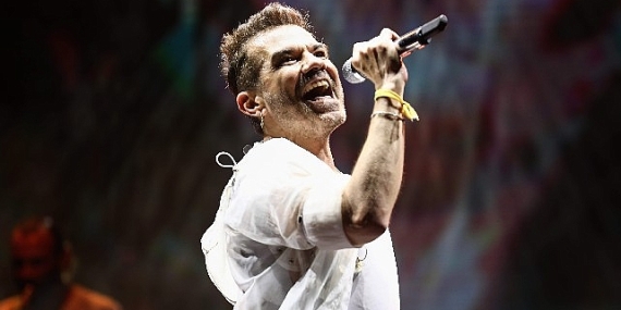 Kenan Doğulu'yu Binlerce İzmirli Yalnız Bırakmadı