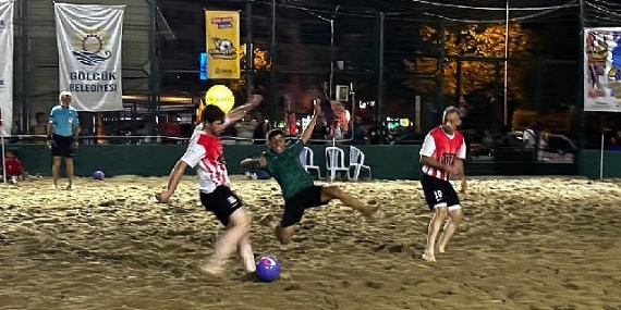 Kum futbolu turnuvasıyla büyük heyecan başladı 