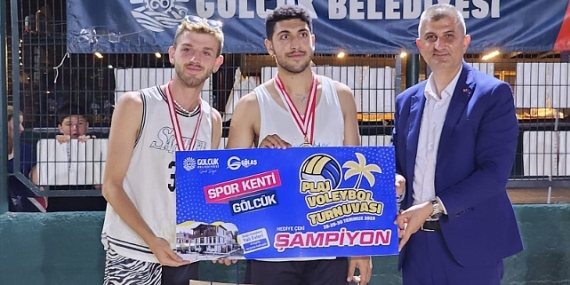 Plaj voleybolu turnuvası çekişmeli müsabakalar ile tamamlandı 