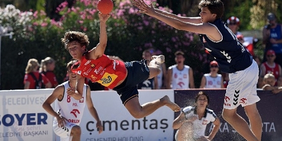 Plajda heyecan sürüyor