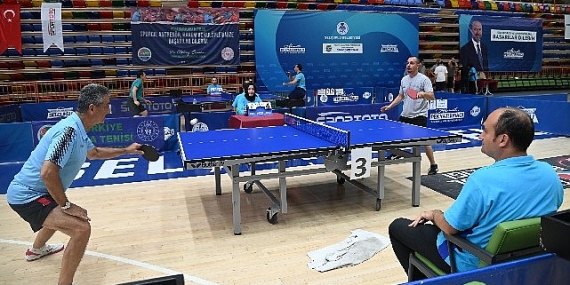 Sporun merkezi Selçuklu'da Kuruluşlararası Masa Tenisi Turnuvası tamamlandı