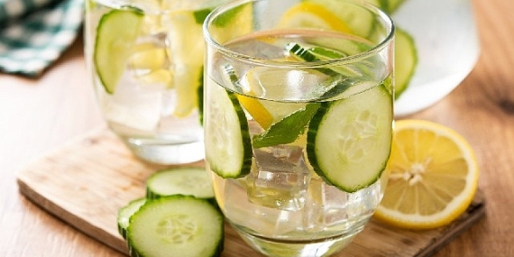 Su içmenizi kolaylaştıracak 3 aromalı su önerisi