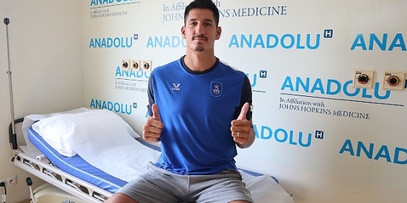 Anadolu Efes'li Derek Willis sağlık kontrolünden geçti