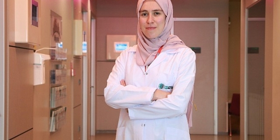 Depresyondaki kişinin yalnız kalmasına izin verilmemeli