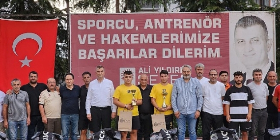 Gölcük Belediyesi Amatör Kulüplerin Yanında