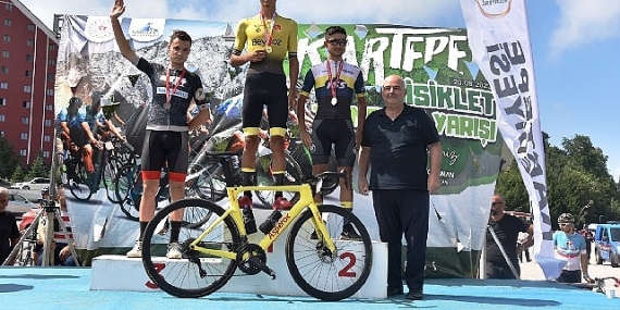 Kartepe'de nefes kesen bisiklet yarışı