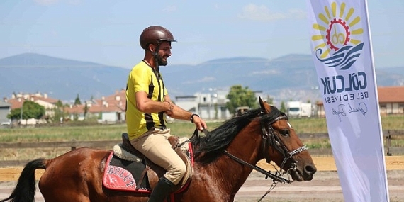 Rahvan At Yarışı Gölcük Koşusu Nefesleri Kesti