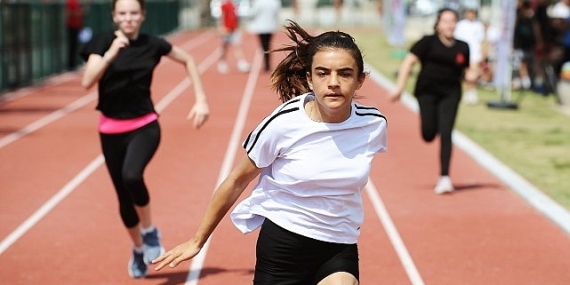 Semra Aksu Atletizm Parkı 1 yılda binlerce Karşıyakalıyı atletizm ile tanıştırdı