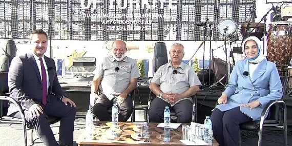 Afyon Valisi Kübra Güran Yiğitbaşı, Afyon Belediye Başkanı Mehmet Zeybek ve Türkiye Motosiklet Federasyonu Asbaşkanı Mehmet Nedim Akülke D-Smart Ekranlarında Yayınlanan “Haftanın Konuğu" Programına Konuk Oldular