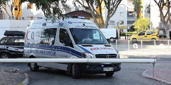 Antalya Büyükşehir, Evde Sağlık Hizmetleri ile yüzlerce hastaya ulaşıyor