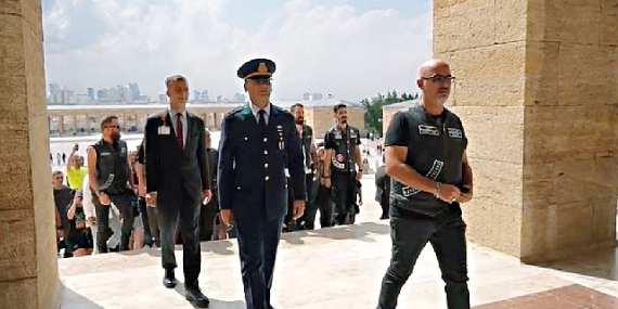 Atatürk filminin yönetmeni “ATA"nın huzurunda