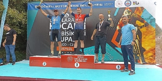 Dostum Bisiklet Takımı Kocaeli'den 3 Madalyayla Döndü