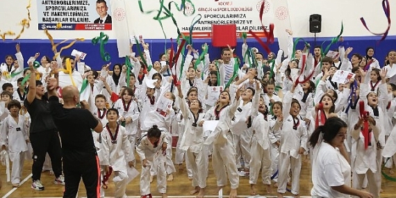 Gölcük Belediyesi Taekwando sporcuları kuşak atladı