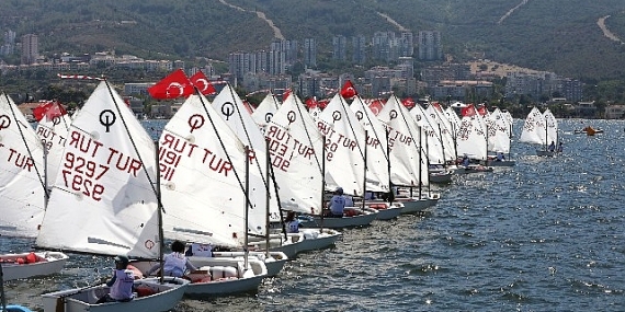 Narlıdere'de yelkenler, Kurtuluşun Kahramanlarına Saygı için açılıyor