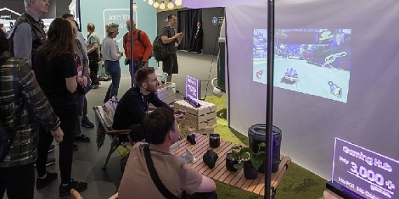 Taşınabilir Ekranlar Yeniden Tanımlanıyor: Samsung The Freestyle 2. Nesil