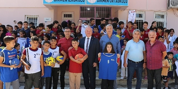Antalya Büyükşehir'den Serik Dikmen İlkokulu'na spor malzemesi desteği