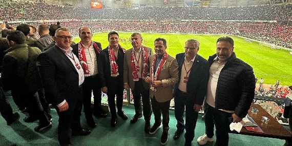 Başkan Altay Milli Takımı ve Konyalı Taraftarları Kutladı