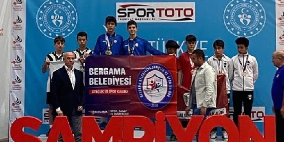 Bergama Belediyesi Badminton Takımı Başarıdan Başarıya Koşuyor