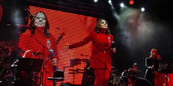 Çeşme, Cumhuriyet'in 100. Yaşını Coşkuyla Kutluyor!