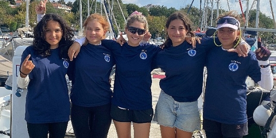 Deniz Kızı Cumhuriyet Kupasının sahibi Samsun Kadın Yelken Takımı oldu