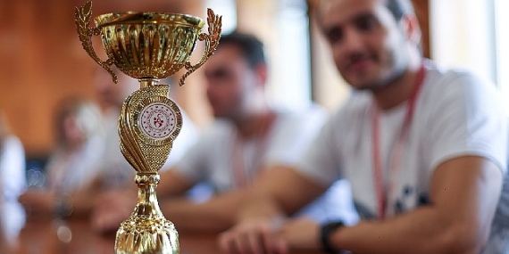 DEÜ'lü Sağlıkçılar Kamu Spor Oyunları'na Damga Vurdu