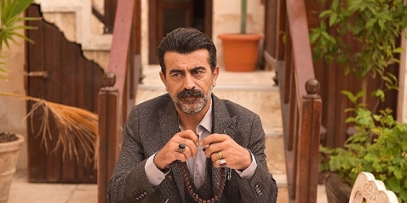 Dram ağırlıklı rollerde oynayan Erkan Bektaş bu kez komedi de