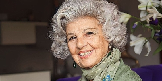 İBB Şehir Tiyatroları Jeyan Mahfi Ayral Tözüm'ü kaybetmenin derin üzüntüsünü yaşıyor