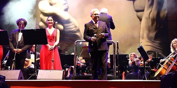 Kadıköy, Cumhuriyet'in 100. Yılını yüz binlerce kişiyle kutladı