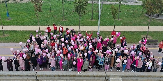 “Meme Kanseri Farkındalık Ayı" kapsamında Kocaelili kadınlar sabah yürüyüşü