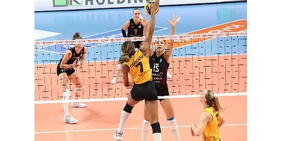 Namağlup lider VakıfBank'tan bir galibiyet daha