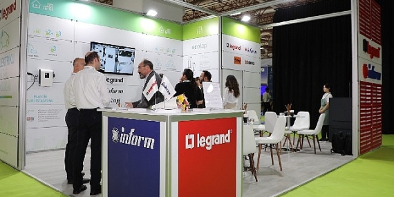 Legrand türkiye grubu elektrikli araç şarj istasyonlarını ev charge show 2023'te sergiledi