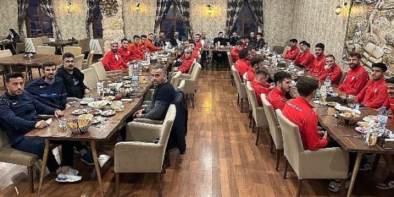 Nevşehir Belediyespor'da futbolculara moral yemeği