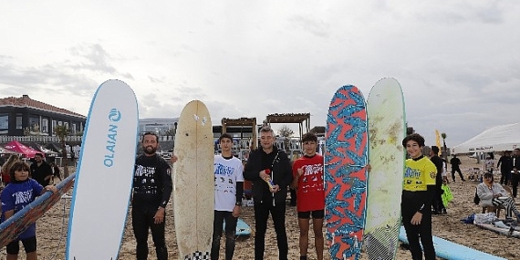 Şile Sahillerinde Sörf Tahtaları Karadeniz'le Buluştu