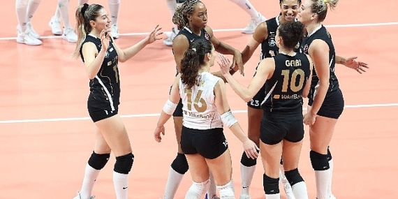 VakıfBank, PTT'ye de set vermedi