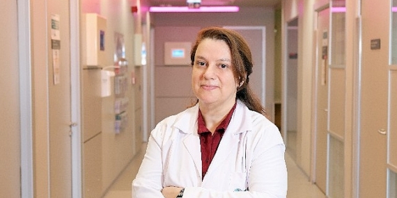 Yan yatanlarda boyun, sırt ve bel ağrıları daha az görülüyor