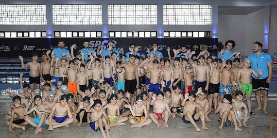 Başkan Altay: “Yüzme Bilmeyen Kalmasın Projemizle Çocuklarımız Yüzme Becerilerini Geliştiriyor"